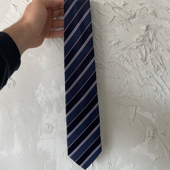 Giorgio Armani Designer Neck Tie - Picture 3 of 4